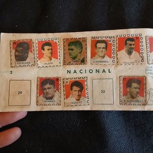 Álbum "Sellos Deportivos del Uruguay" (1953) - Figuras del Fútbol y Otros Deportes - imagen 5