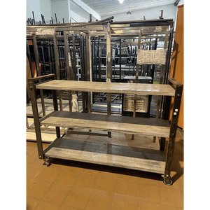 Lote siguiente: Estante Metálico y Madera con Ruedas - 135x100 cm