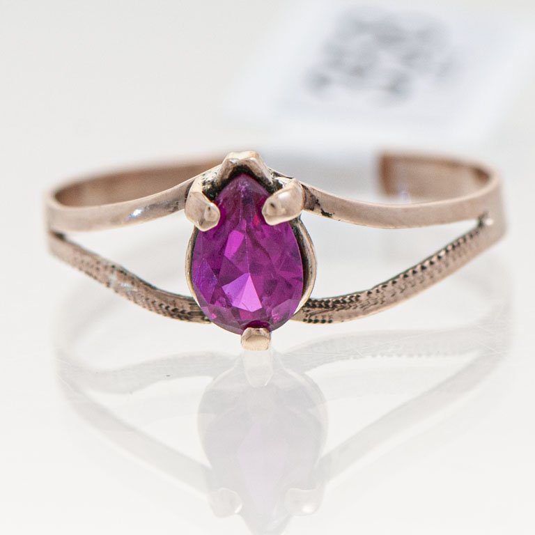 Lote anterior: Anillo de oro con piedra roja