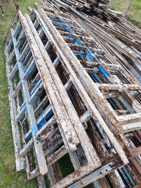 Estructuras Metálicas Azules para Andamio