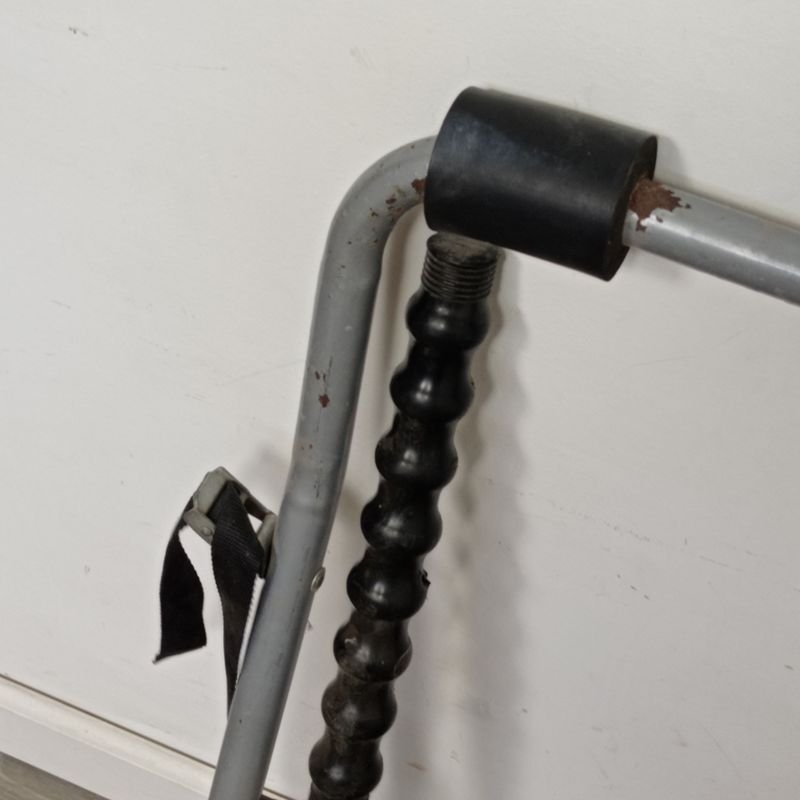 Soporte de bicicleta para auto en buen estado - imagen 2