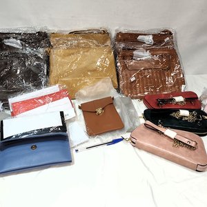 Lote de Carteras, Monederos y Porta Celulares de Eco Cuero - imagen 3