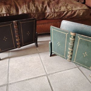 Lote anterior: Lote de 2 Revisteros Estilo Libro con Bronce y Madera