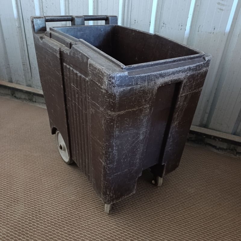 Contenedores Cambro Estancos con Ruedas - imagen 9