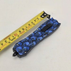 Navaja Automática con Diseño de Calaveras Azules - imagen 3
