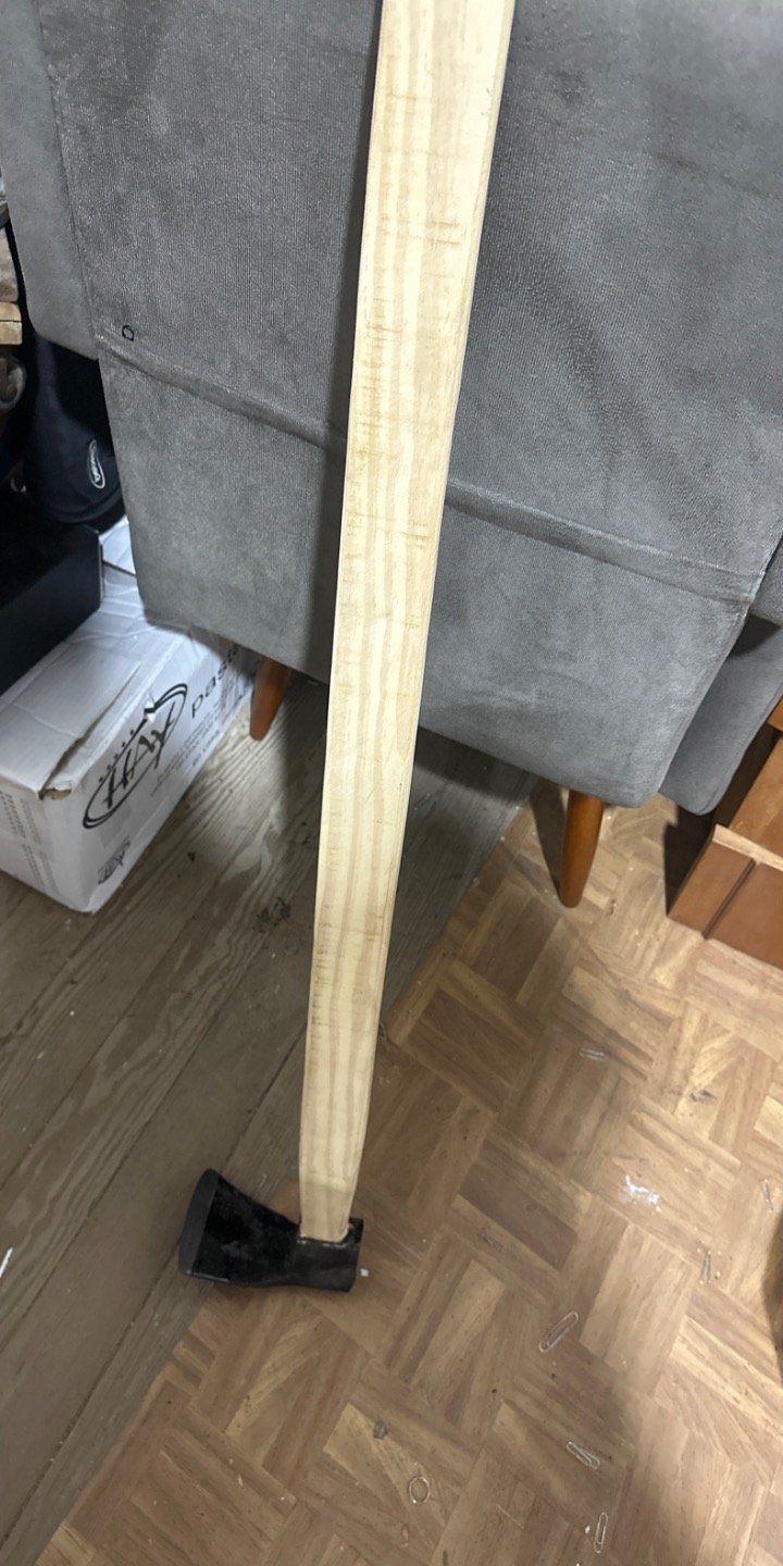 Hacha de Leñador con Mango de Madera