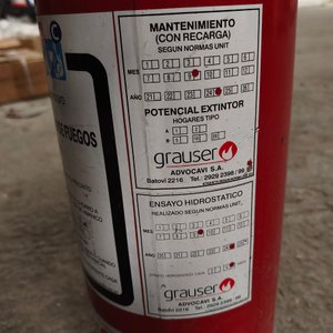 Extintor Portátil Rojo Grauser con Manguera y Manómetro - imagen 3
