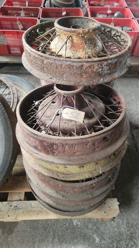 11 Llantas Antiguas de Rayos para Decoración