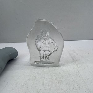 Figura Vikingo Tallado en Vidrio de Roca - imagen 4