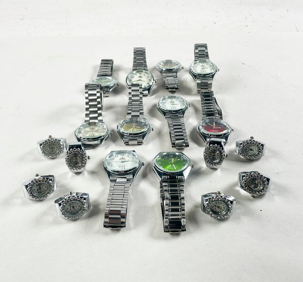 Lote de 20 Relojes y Anillos con Dijes