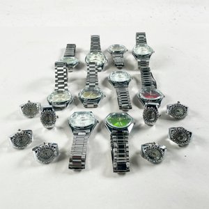 Lote de 20 Relojes y Anillos con Dijes - imagen 1