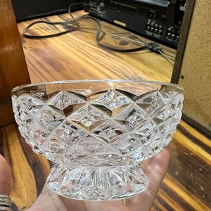 Compotera y Bandeja de Vidrio Transparente con Diseño Geométrico - imagen 4