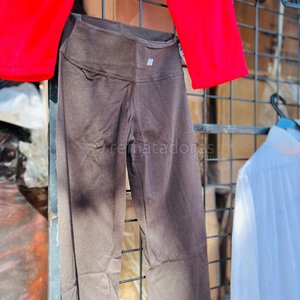 Lote siguiente: Calzas Deportivas Marrón Mujer
