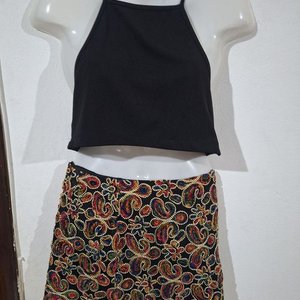 Lote de 12 Prendas de Fiesta para Dama: Vestidos, Faldas y Tops - imagen 3