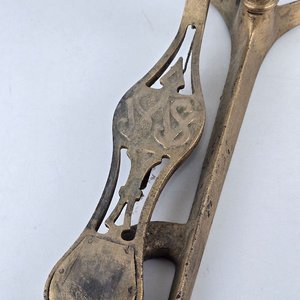 Antiguo Torno de Dentista a Pedal de Hierro Fundido Dorado - imagen 4