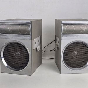 Radiograbadora Sanyo Vintage C7T con Parlantes y Control Remoto - imagen 5