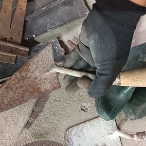 Lote de Discos de Corte, Mensulas, Herramientas y Botas de Goma - imagen 9