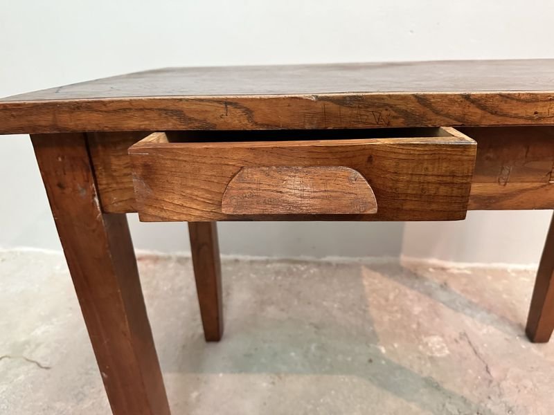 Mueble en Madera con Diseño Antiguo - imagen 6
