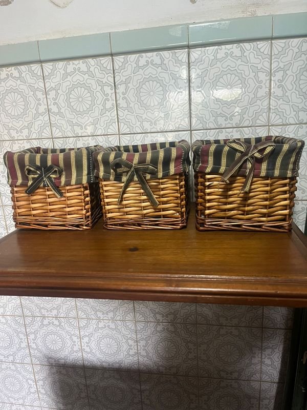 Canastas de mimbre y tela: Accesorios para el hogar