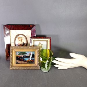 Lote de 5 cuadros y taza de cristal "Mary Gregory" - imagen 7