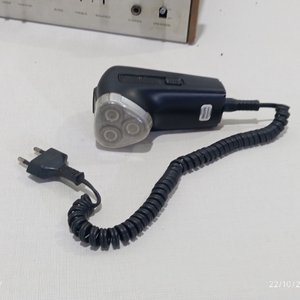 Amplificador Gradiente, 6 Celulares, Binoculares y Afeitadora Eléctrica - imagen 5