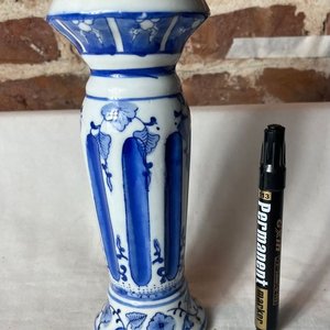 Florero de Loza Azul y Blanco con Diseño Floral - imagen 3