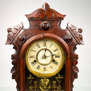 Reloj de Pared Antiguo con Péndulo y Llave - imagen 3