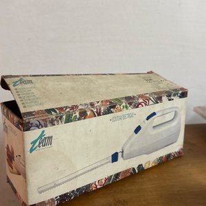 Lote siguiente: Cuchillo Eléctrico Marca Team, Funciona