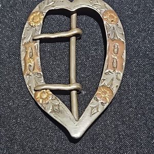 Lote anterior: Hebilla Corazón en Plata y Oro con Iniciales Grabadas