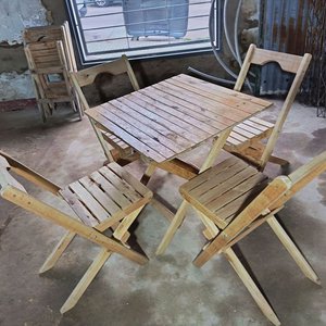 Lote anterior: Juego de Mesa Plegable de Madera con 4 Sillas