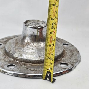 Taza de Rueda Cromada con Emblema - imagen 4