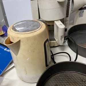Lote de Electrodomésticos: Cafetera, Jarra Eléctrica, Tostadora Philips, Picadora Nappo y 2 Torteras - imagen 5