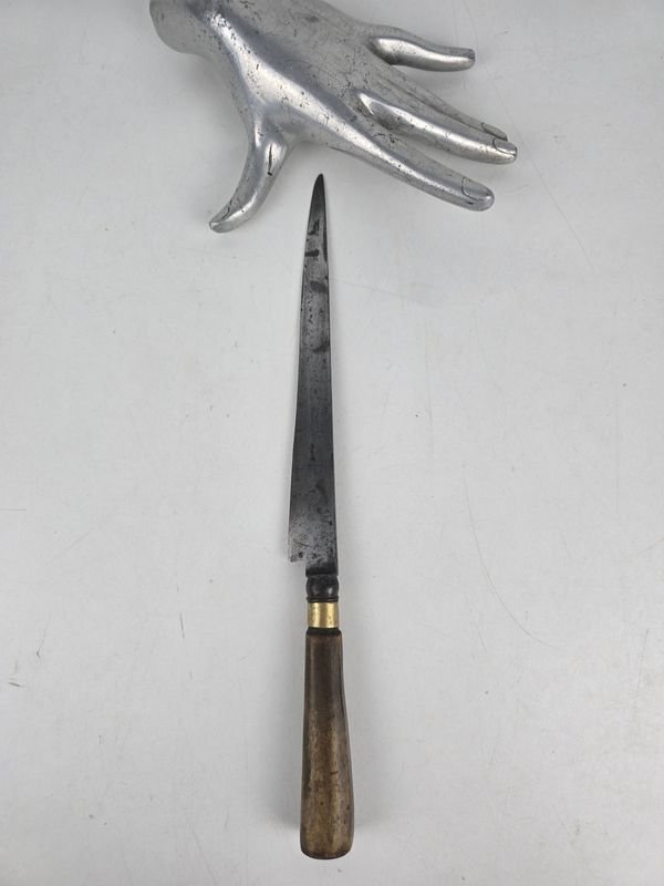 Antiguo Cuchillo de Caza con Hoja Al Filo y Mango de Madera