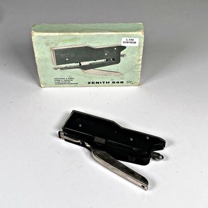 Lote anterior: Engrapadora Antigua Zenith 548 Metal con Caja Original