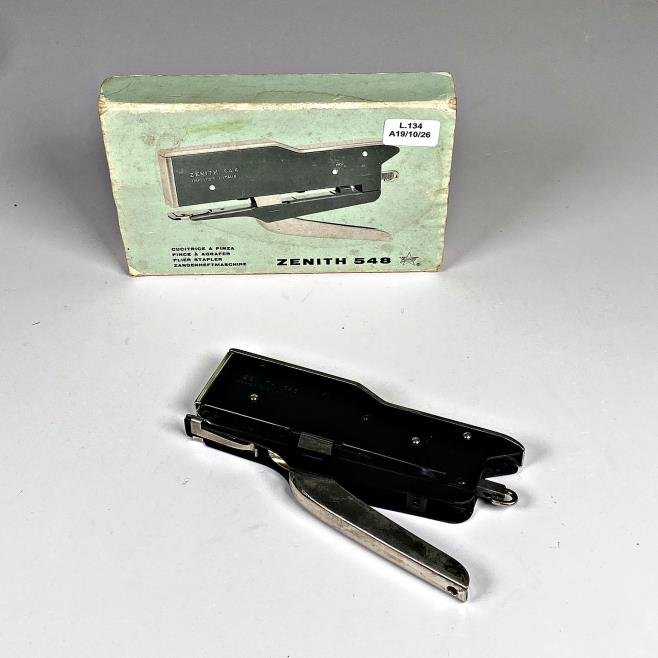 Engrapadora Antigua Zenith 548 Metal con Caja Original