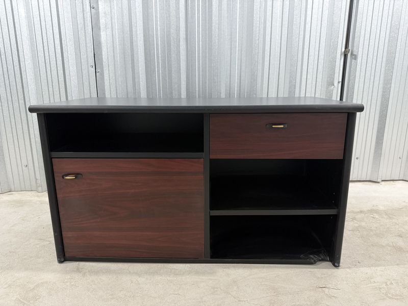 Rack ocredenza auxiliar con puerta y cajón