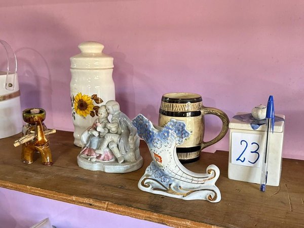 Adornos Cerámicos con Figuritas y Accesorios - imagen 2