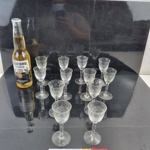 L 278 - 12 Piezas - Set de 12 copitas antiguas de licor en cristal tallado, ideales para servir digestivos o aperitivos con un toque de distinción en cualquier ocasión (Altura 7.5 cm) - imagen 2