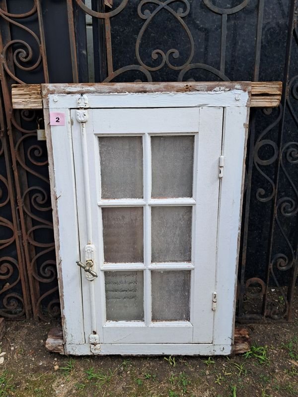 Ventana Colonial Antigua de Madera con Vidrio Fantasía y Celosías