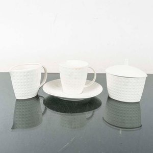Lote siguiente: Set de 4 Piezas de Porcelana Bugatti Domino