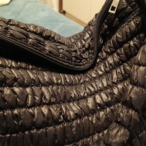 Bolso Cartera Puff Grande Negro - imagen 2