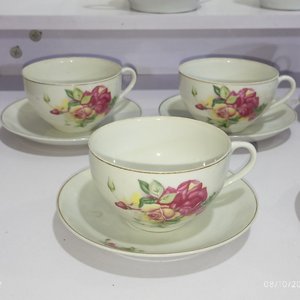 Juego de té y café de porcelana con flores y bordes dorados: 28 piezas - imagen 4
