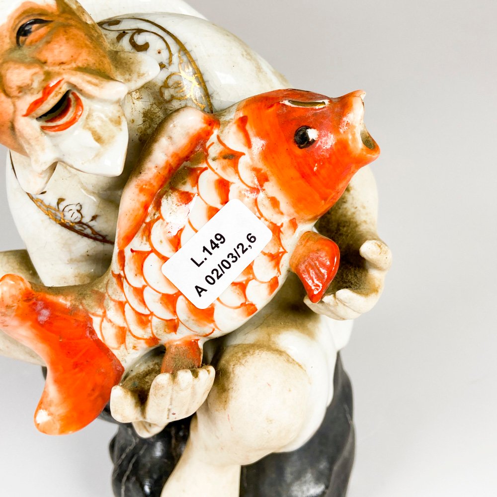 Figura de porcelana china anciano con pescado - imagen 3