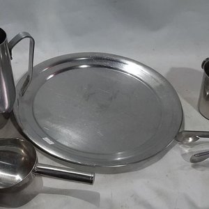 Set de Acero Inoxidable: Jarra, Hielera, Pinza, Bandeja y Cuchara - imagen 3