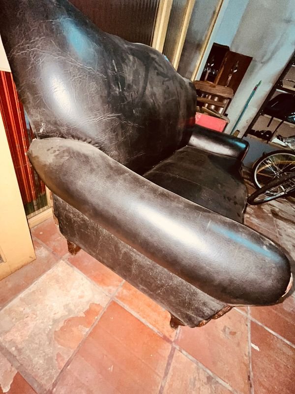 Sillon Frances Tapizado Negro - Muebles Usados - imagen 4