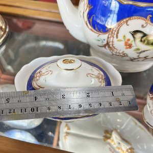 Juego de Té Porcelana Grace Tea Ware: Tetera, Azucarera y Lechera con Aves y Detalles Dorados - imagen 4