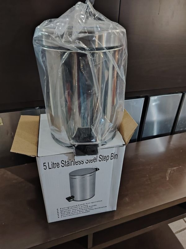 Papelera de Acero Inoxidable con Pedal de 5 Litros