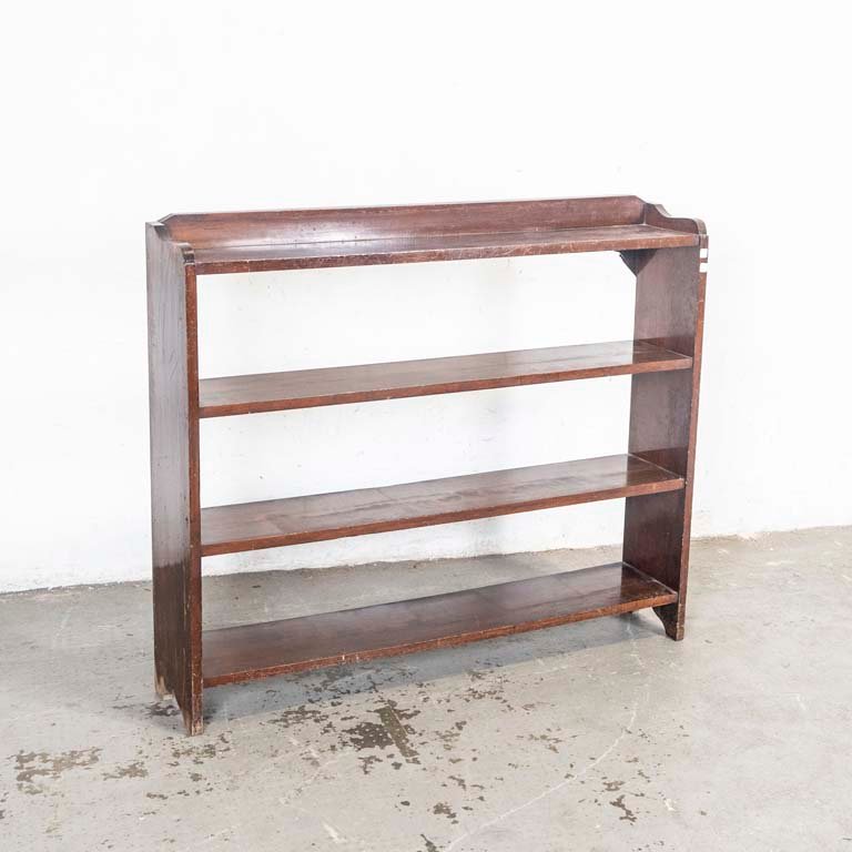 Lote siguiente: Estante biblioteca de madera de cuatro niveles