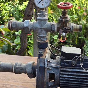 Bomba de Agua Periférica Carbana S.A. con Manómetro - imagen 2