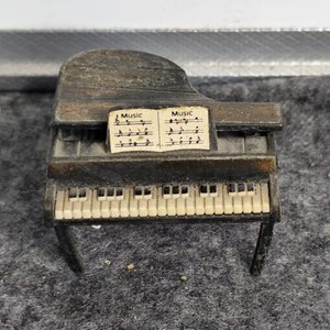 Sacapuntas Antiguo Forma Piano Vintage - imagen 4